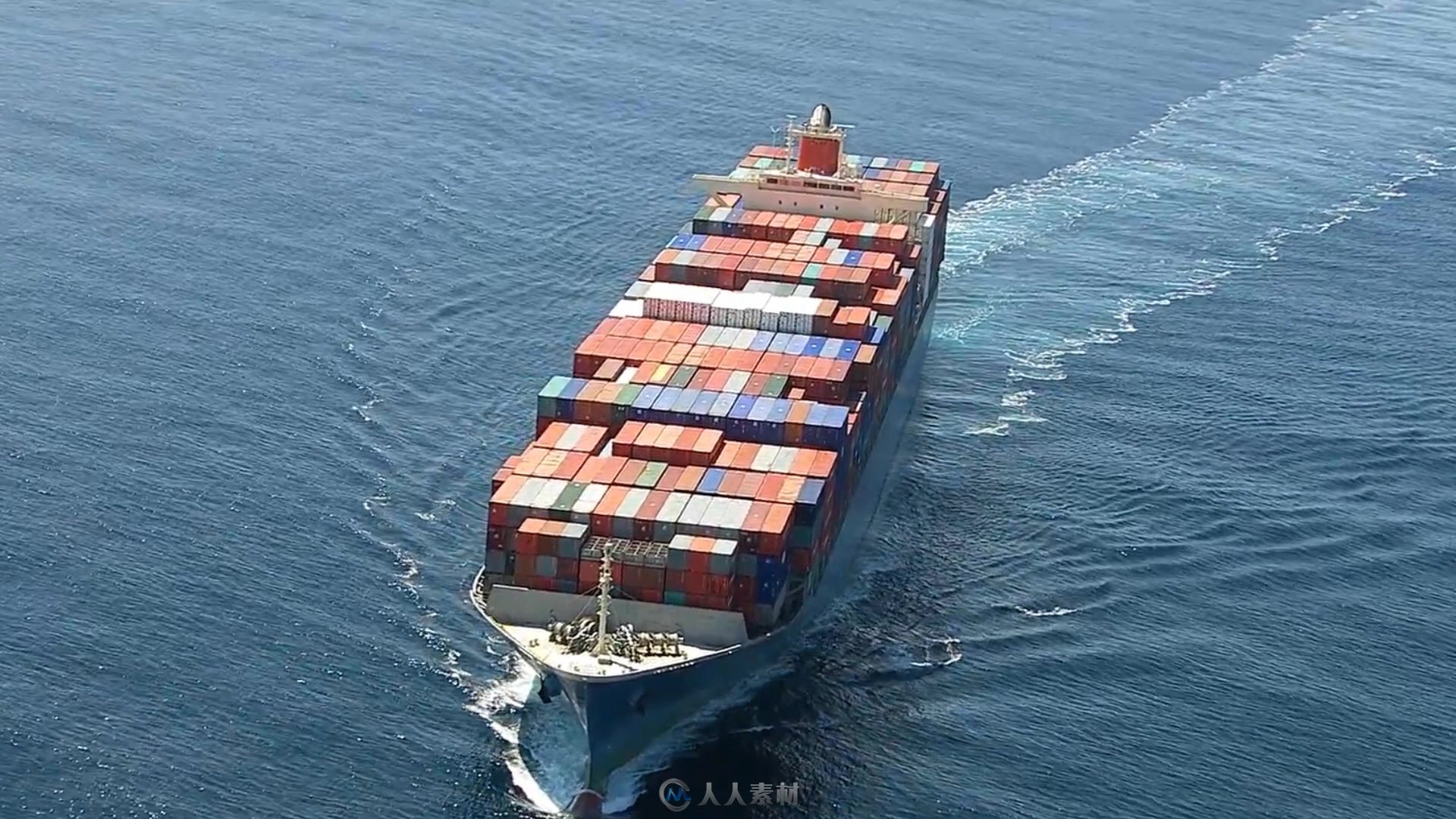 海中行驶的货轮航拍侧面全景视频素材