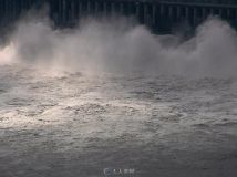长江三峡堤坝航拍大坝水力发电站水坝泄洪高清实拍视频素材